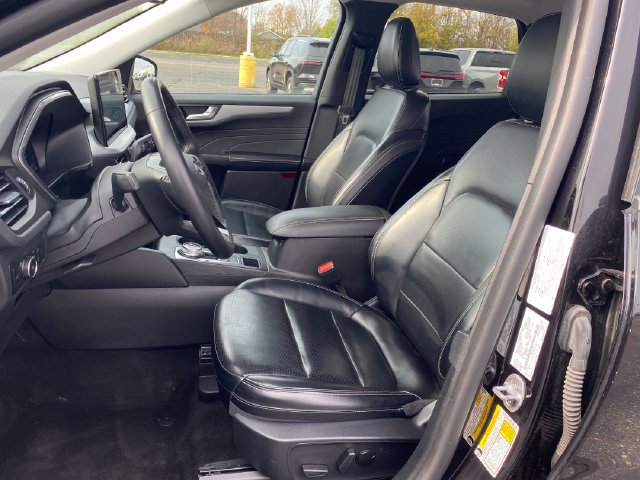 Used 2024 Ford Escape Platinum AWD/4WD image 16