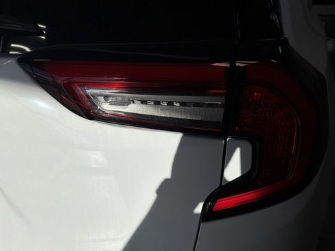 Used 2024 GMC Terrain SLE image 17