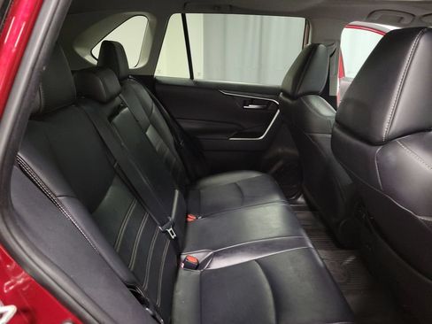 Used 2020 Toyota RAV4 XLE Premium FWD image 30