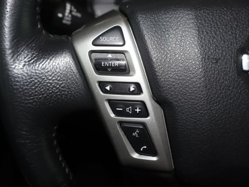 Used 2021 Nissan Titan SV w/ SV Convenience Package AWD/4WD image 18