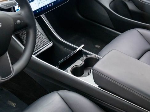 Used 2020 Tesla Model 3 Standard Range Plus image 11