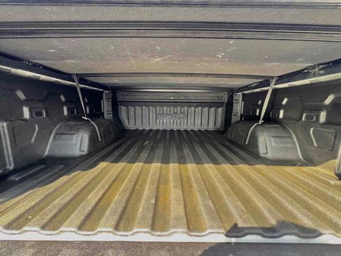 Used 2019 Chevrolet Silverado 1500 High Country image 34