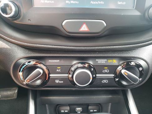 Used 2020 Kia Soul LX FWD image 19