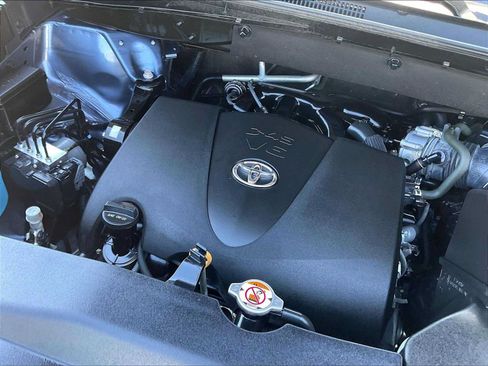 Used 2018 Toyota Highlander Limited Platinum AWD/4WD image 32