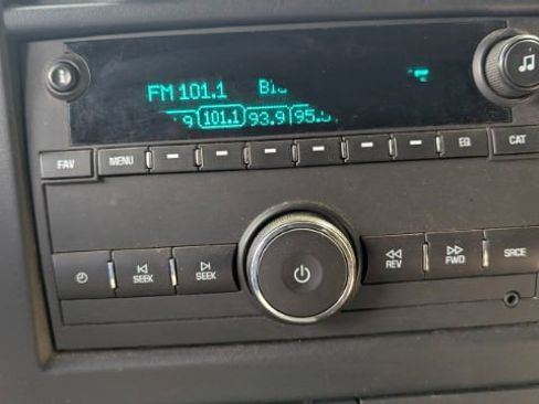 Used 2017 Chevrolet Express 2500 image 34