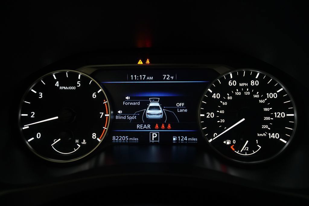 Used 2024 Nissan Altima 2.5 SR FWD image 2