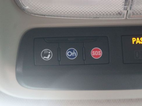 Used 2022 Buick Encore GX Essence w/ Advanced Technology Package FWD image 32