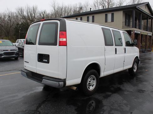 Used 2019 Chevrolet Express 2500 w/ Driver Convenience Package image 5