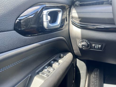 New 2026 Jeep Compass Latitude AWD/4WD image 20