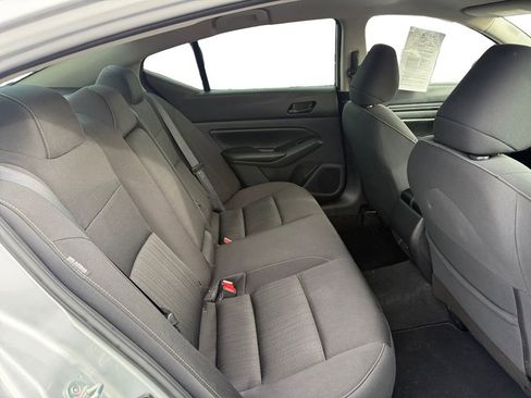 Used 2024 Nissan Altima 2.5 SV image 18