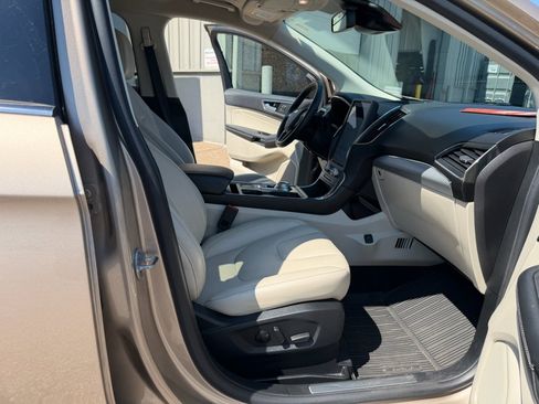 Used 2021 Ford Edge Titanium w/ Class II Trailer Tow Package AWD/4WD image 9