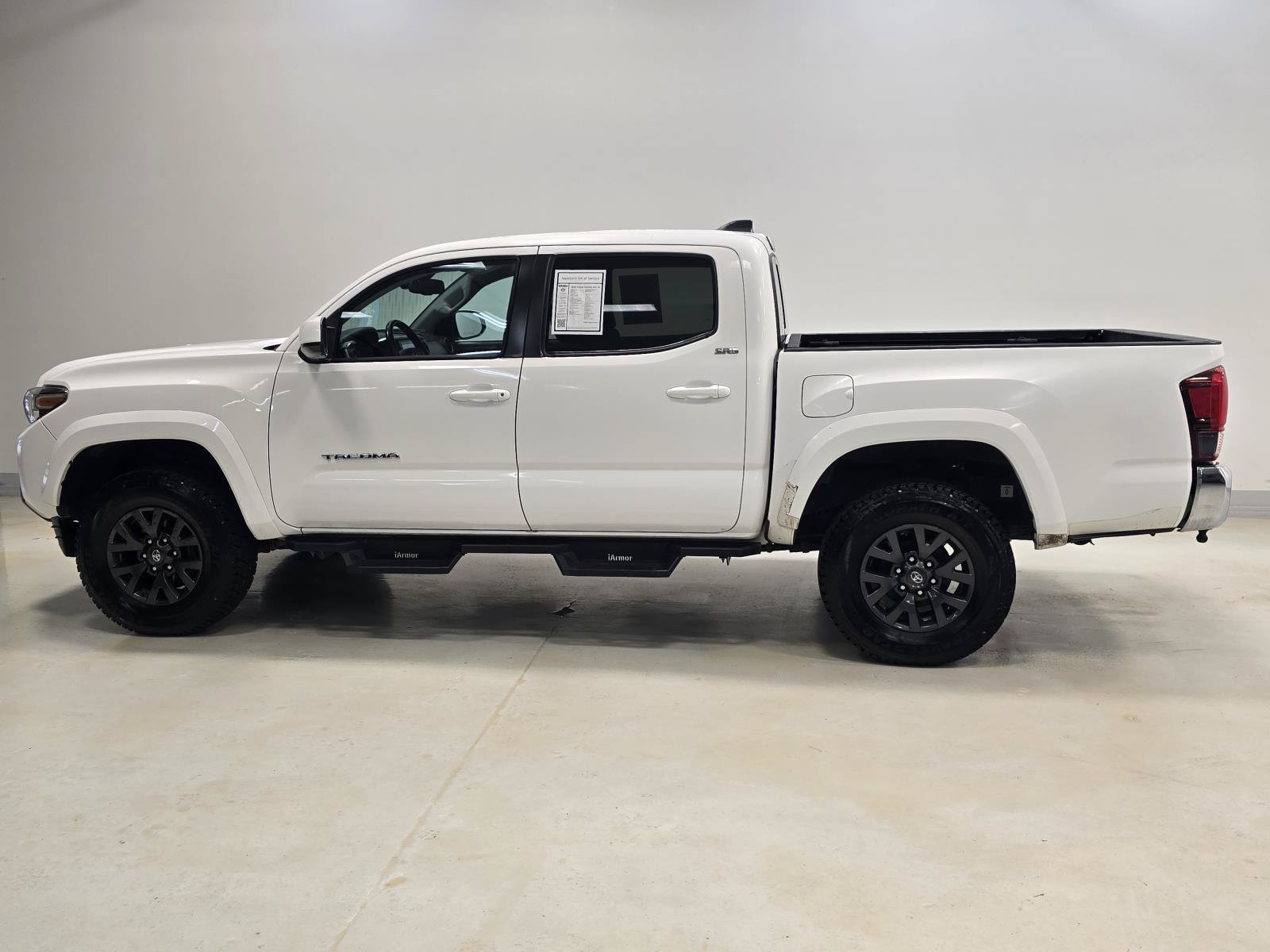 Used 2020 Toyota Tacoma SR5 RWD image 26