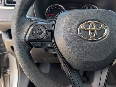 Used 2021 Toyota RAV4 LE FWD image 13