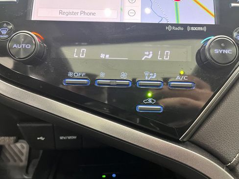 Used 2020 Toyota Camry XSE w/ Driver Assist Package FWD image 27
