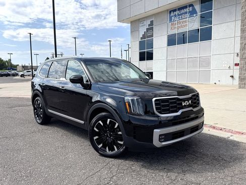 Used 2024 Kia Telluride SX Prestige AWD/4WD image 2