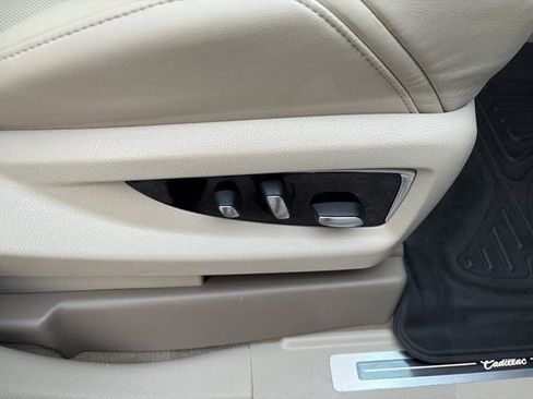 Used 2019 Cadillac Escalade Premium Luxury image 10