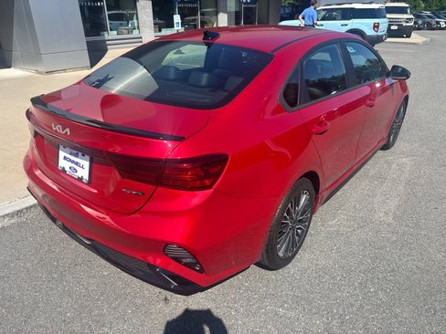 Used 2024 Kia Forte GT-Line w/ GT-Line Premium Package FWD image 3