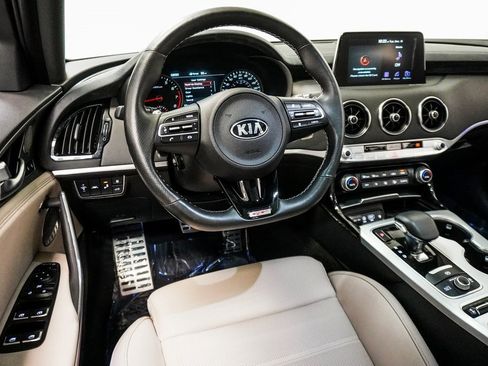 Used 2019 Kia Stinger GT2 image 16