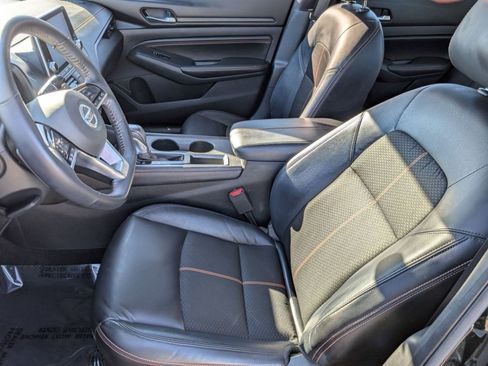 Used 2021 Nissan Altima 2.5 SR w/ SR Premium Package image 5