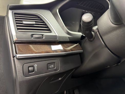 Used 2019 Volvo XC90 T6 Momentum w/ Advanced Package image 16