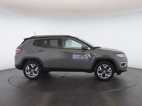 Used 2020 Jeep Compass Limited image 22