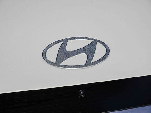 Used 2025 Hyundai Ioniq 5 Limited image 11