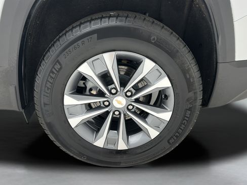 Used 2025 Chevrolet Equinox LT AWD/4WD image 8