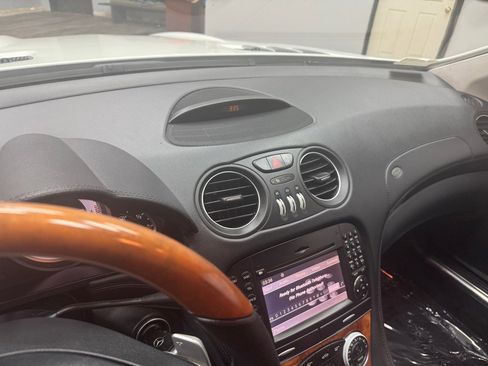 Used 2009 Mercedes-Benz SL 550 image 29