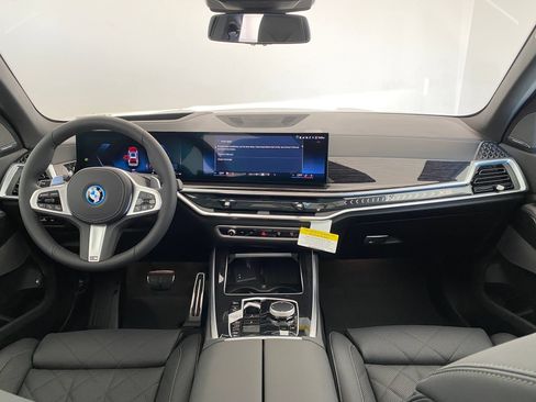 Used 2026 BMW X5 xDrive50e w/ M Sport Package AWD/4WD image 14