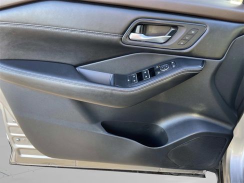 Used 2022 Nissan Rogue SL w/ SL Premium Package image 28