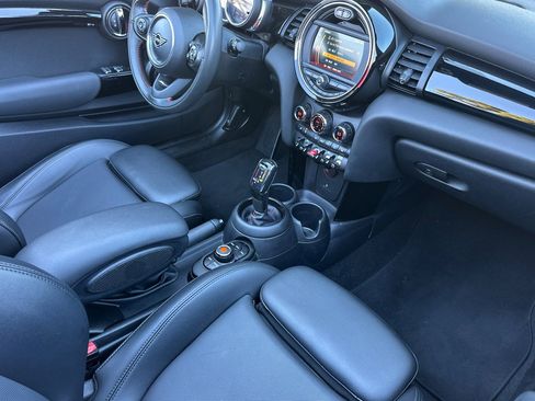 Used 2020 MINI Cooper S image 19