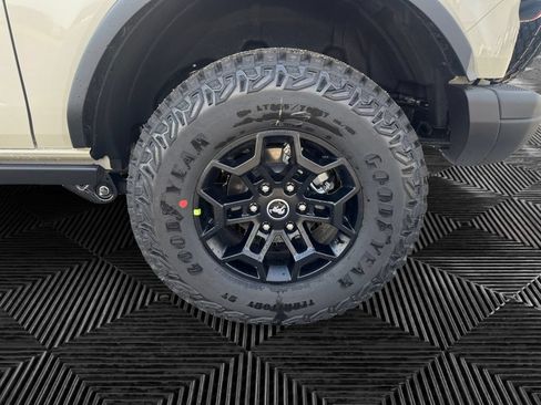 New 2026 Ford Bronco Badlands AWD/4WD image 9