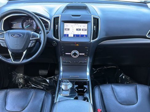 Used 2020 Ford Edge Titanium image 36