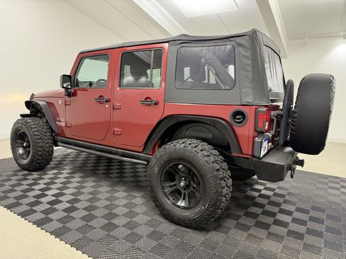 Used 2012 Jeep Wrangler Unlimited Rubicon w/ Connectivity Group image 5