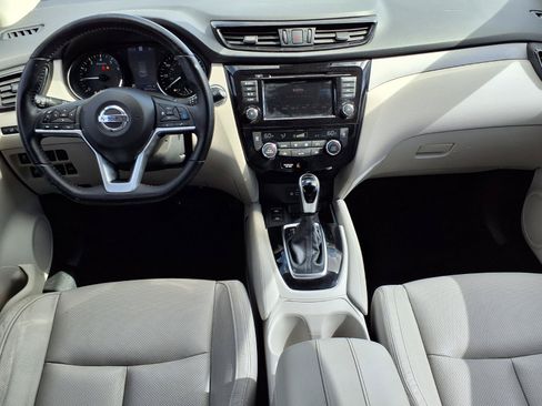 Used 2020 Nissan Rogue Sport SL w/ Premium Package FWD image 4