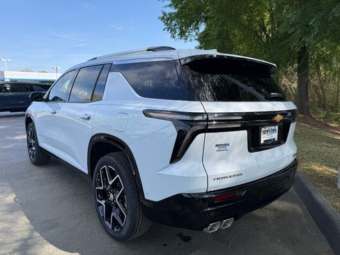 New 2026 Chevrolet Traverse High Country w/ LPO, Floor Liner Package FWD image 6