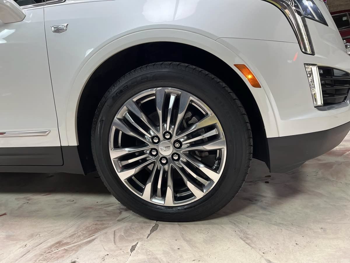Used 2018 Cadillac XT5 Premium Luxury w/ LPO, Wheel Lock Package AWD/4WD image 34