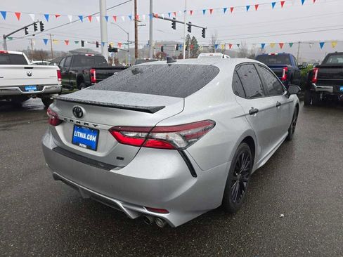 Used 2022 Toyota Camry SE image 5
