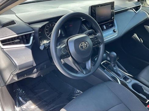 Used 2022 Toyota Corolla LE FWD image 18