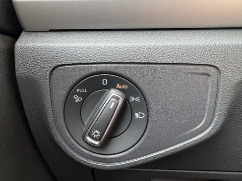 Used 2023 Volkswagen Atlas SEL Premium image 29