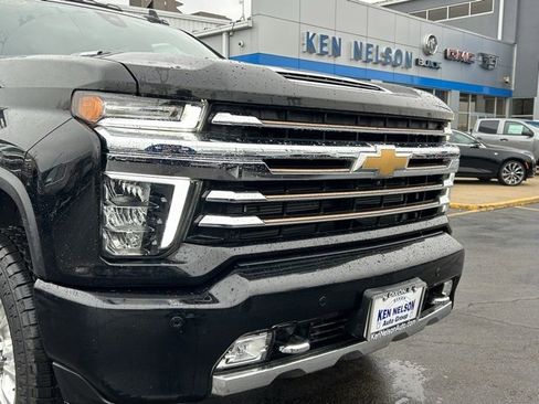 Used 2022 Chevrolet Silverado 3500 High Country w/ Technology Package image 6