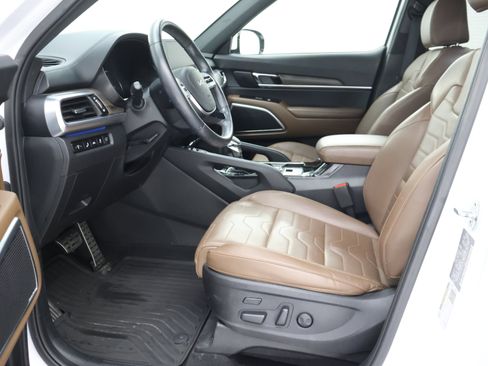 Used 2022 Kia Telluride SX w/ SX Prestige Package AWD/4WD image 8