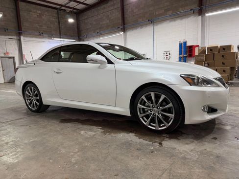 Used 2014 Lexus IS 250C w/ Luxury Package RWD image 7