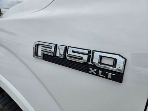 Used 2017 Ford F150 XLT w/ Equipment Group 302A Luxury image 9