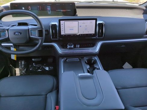 New 2026 Ford Expedition Max Platinum image 15