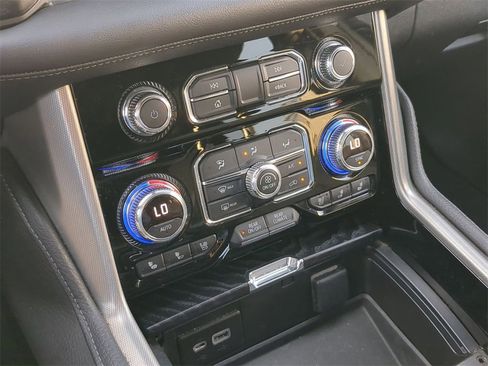 Certified 2022 GMC Yukon Denali image 14