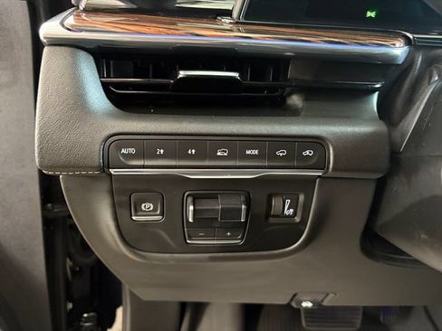 Certified 2024 Cadillac Escalade Premium Luxury w/ Performance Package AWD/4WD image 23
