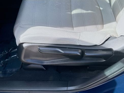 Certified 2019 Honda CR-V LX image 17