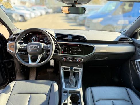 Used 2025 Audi Q3 2.0T Premium image 9