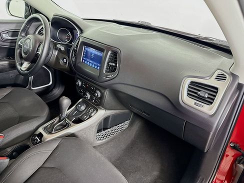Used 2018 Jeep Compass Sport w/ Tech Group AWD/4WD image 30